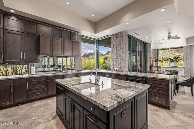 11935 E CASITAS DEL RIO Drive, Scottsdale, AZ 85255