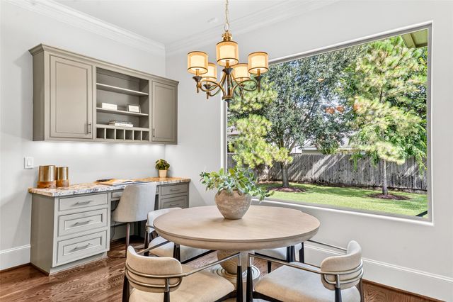 5216 Locust Street, Bellaire, TX 77401