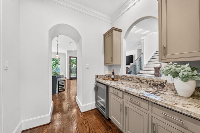 5216 Locust Street, Bellaire, TX 77401