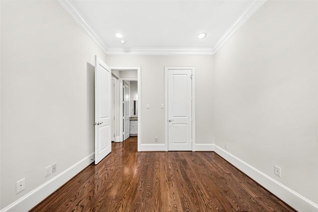 5216 Locust Street, Bellaire, TX 77401