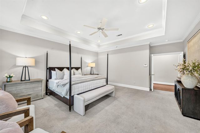 5216 Locust Street, Bellaire, TX 77401