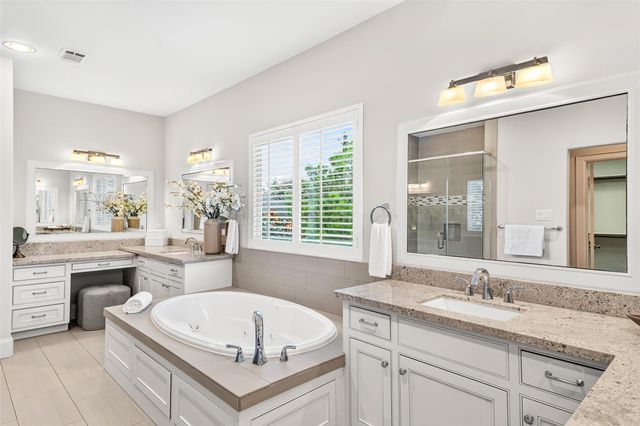 5216 Locust Street, Bellaire, TX 77401