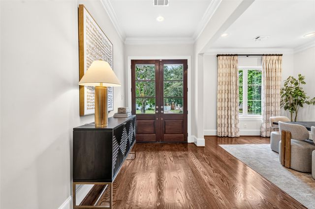 5216 Locust Street, Bellaire, TX 77401