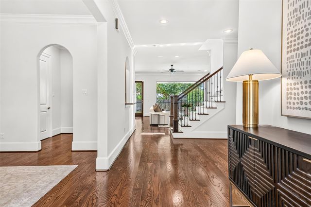5216 Locust Street, Bellaire, TX 77401