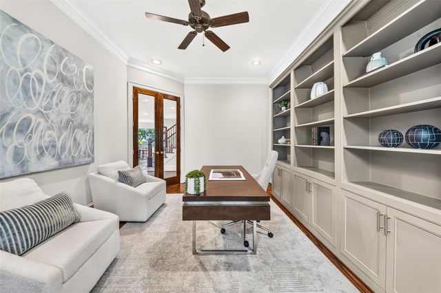 5216 Locust Street, Bellaire, TX 77401