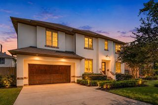 5216 Locust Street, Bellaire, TX 77401
