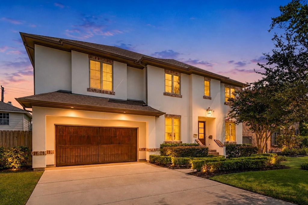 5216 Locust Street, Bellaire, TX 77401