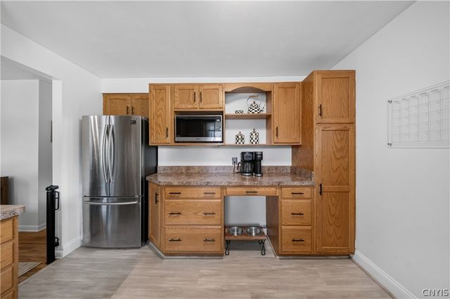 7422 Rosewood Cir, Cicero, NY 13212
