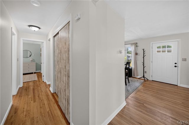 7422 Rosewood Cir, Cicero, NY 13212