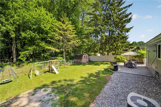 7422 Rosewood Cir, Cicero, NY 13212