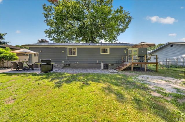 7422 Rosewood Cir, Cicero, NY 13212