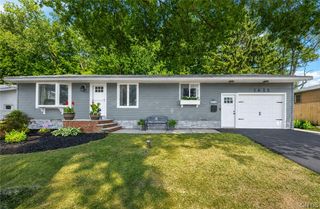 7422 Rosewood Cir, Cicero, NY 13212
