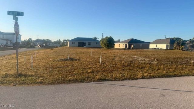 516 SW 30th TER, Cape Coral, FL 33914