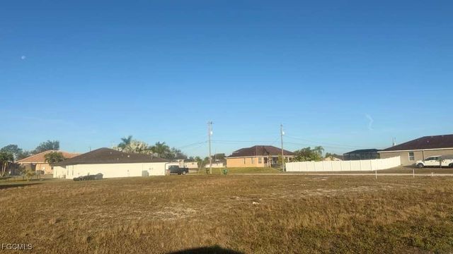 516 SW 30th TER, Cape Coral, FL 33914