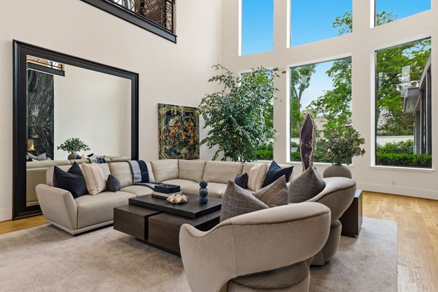 5959 Colhurst Street, Dallas, TX 75230