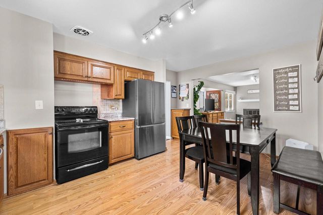 1621 Pine STREET, Grafton, WI 53024