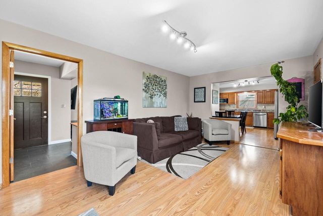 1621 Pine STREET, Grafton, WI 53024