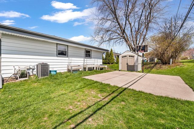 1621 Pine STREET, Grafton, WI 53024