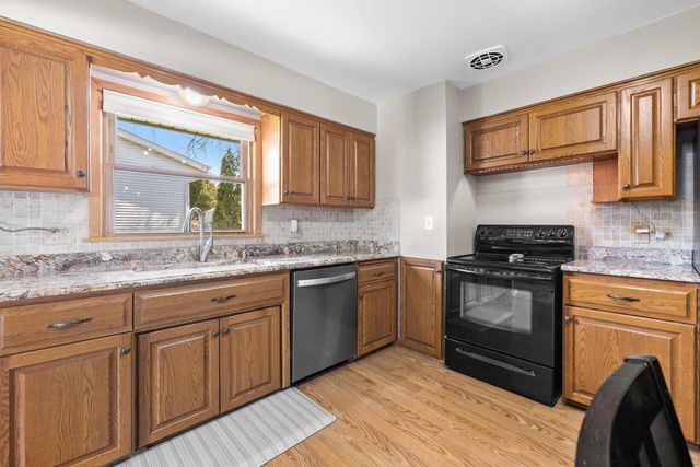 1621 Pine STREET, Grafton, WI 53024