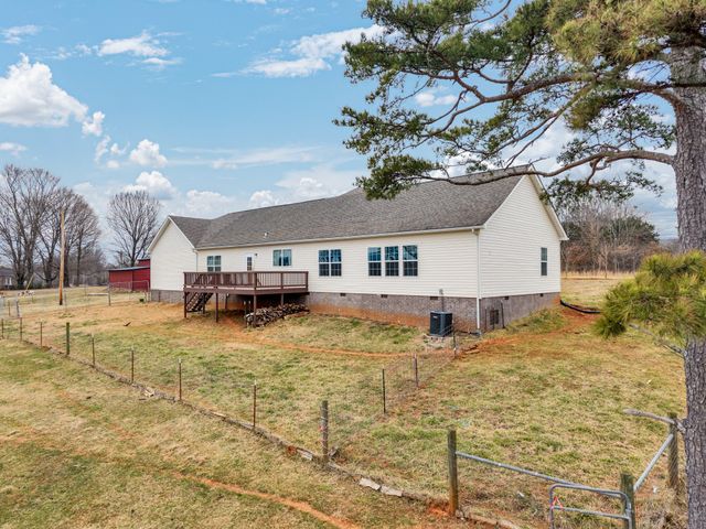 6985 McMinnville Hwy, Doyle, TN 38559