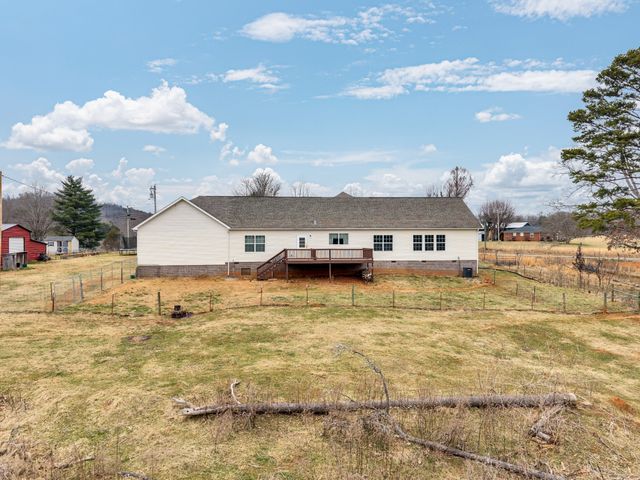 6985 McMinnville Hwy, Doyle, TN 38559