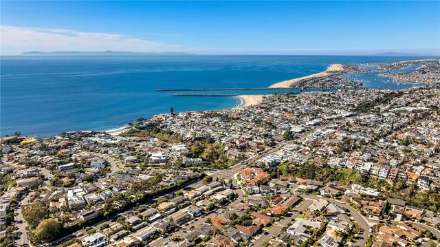 433 Seaward Road, Corona Del Mar, CA 92625