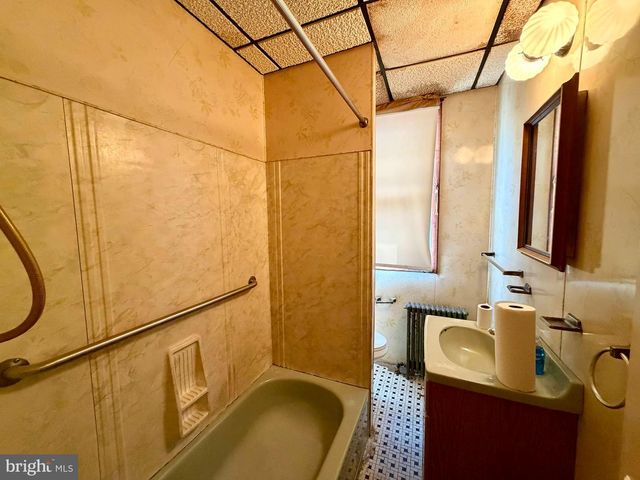 620 N STUART ST, Baltimore, MD 21221
