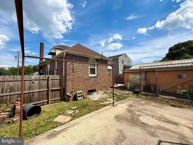 620 N STUART ST, Baltimore, MD 21221