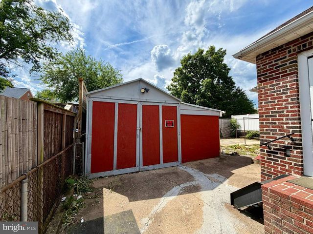 620 N STUART ST, Baltimore, MD 21221