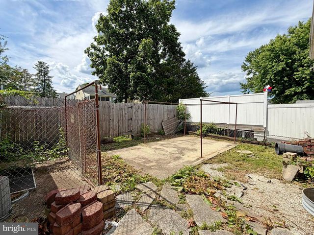 620 N STUART ST, Baltimore, MD 21221