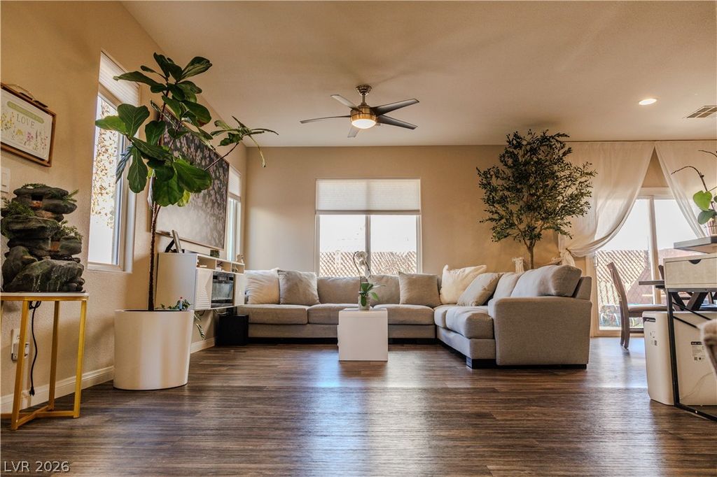 6204 Burrell Court, Las Vegas, NV 89148 — photo 2