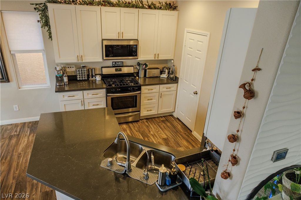 6204 Burrell Court, Las Vegas, NV 89148 — photo 4