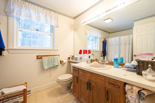 232 Winding Pond Road, Londonderry, NH 03053