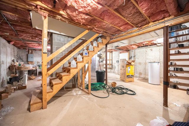 232 Winding Pond Road, Londonderry, NH 03053