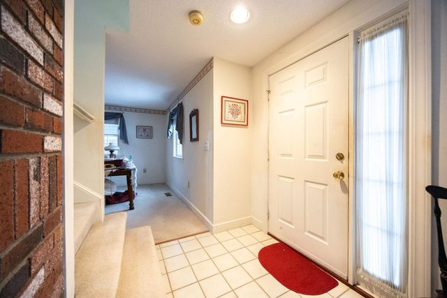 232 Winding Pond Road, Londonderry, NH 03053