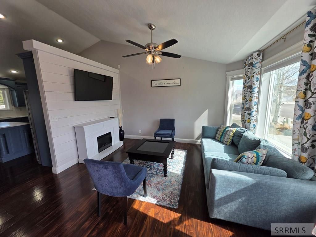 Image 5 of property listing at 774 Griffin Street, Rexburg, ID 83440