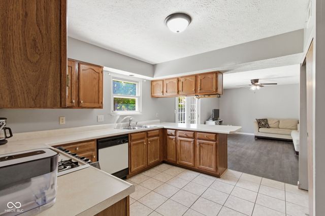 7830 Oakshot Lane, Indianapolis, IN 46268