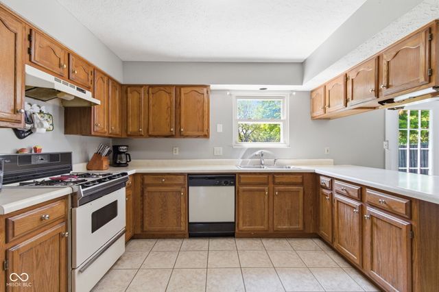 7830 Oakshot Lane, Indianapolis, IN 46268
