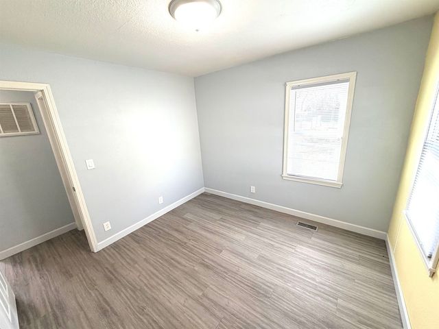 823 S Erie St, Wichita, KS 67211