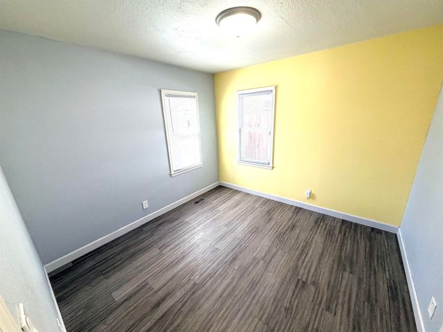 823 S Erie St, Wichita, KS 67211