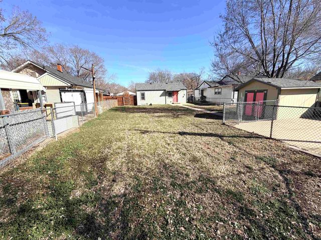 823 S Erie St, Wichita, KS 67211