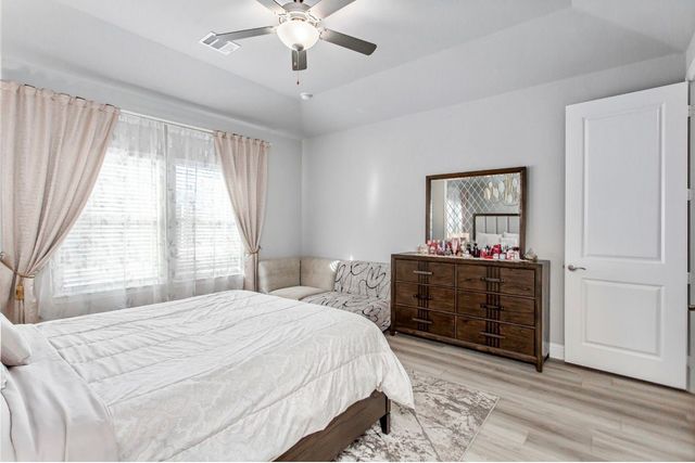 2437 Pinnacle Place, Corinth, TX 76210
