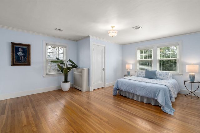 26 Bothfeld Rd, Newton, MA 02459