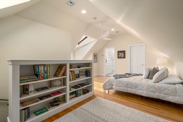 26 Bothfeld Rd, Newton, MA 02459