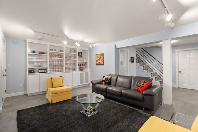 26 Bothfeld Rd, Newton, MA 02459