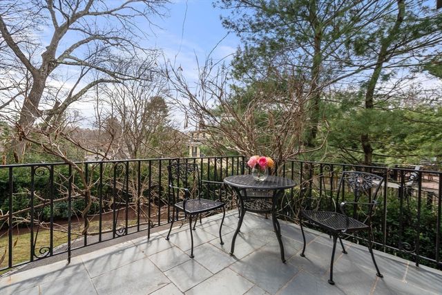 26 Bothfeld Rd, Newton, MA 02459