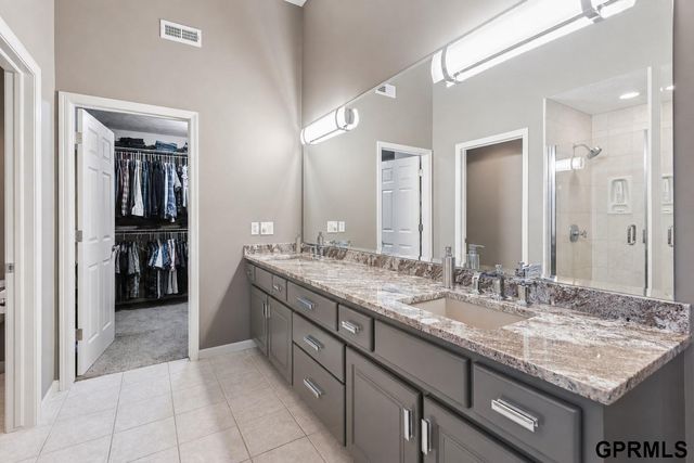 18218 Ontario Street, Omaha, NE 68130