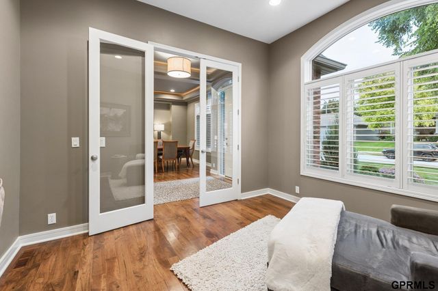 18218 Ontario Street, Omaha, NE 68130