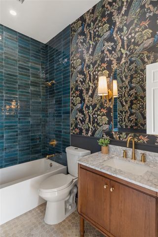 601 Hays Country Acres RD, Dripping Springs, TX 78620