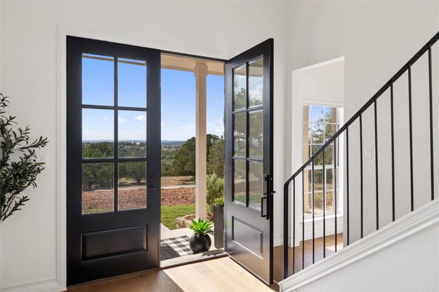 601 Hays Country Acres RD, Dripping Springs, TX 78620